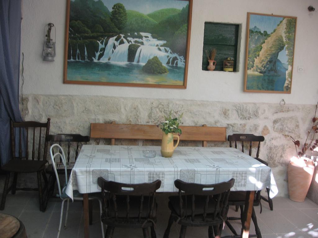 Apartments Darinka Skradin Habitación foto