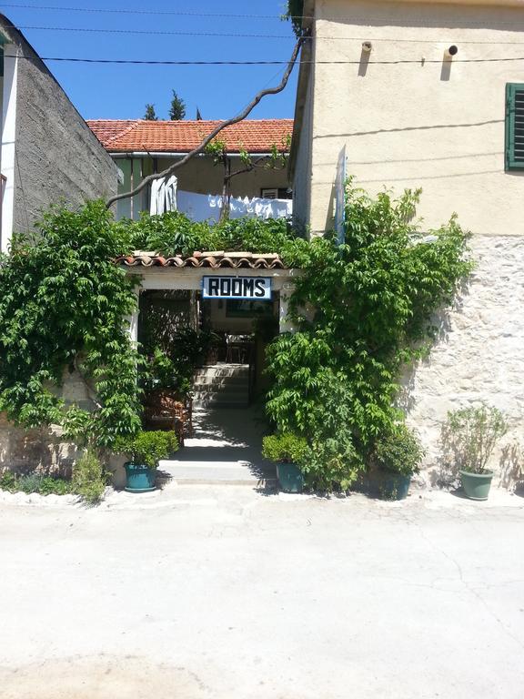Apartments Darinka Skradin Habitación foto